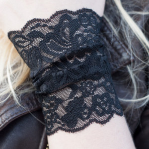 Black Lace Wrist Cuff
