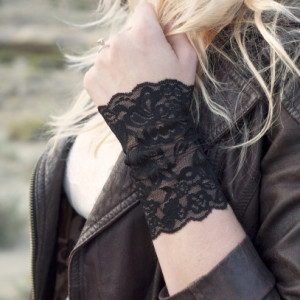 Black Lace Wrist Cuff
