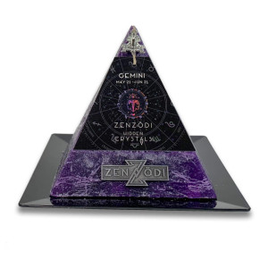 Gemini Zodiac Pyramid Candle with Crystals, Zodiac Gemini Birthday Gift for Astrology Lover, Crystals, Pendants and Tumbled Stones