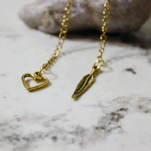 Gold heart and feather necklace 