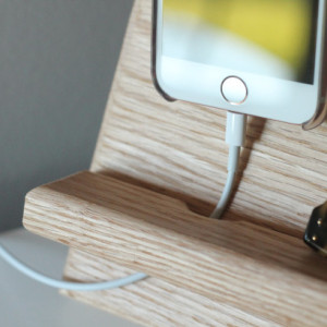 Oak Wood Valet iPhone Galaxy Charging Stand Nightstand Dock Graduation 