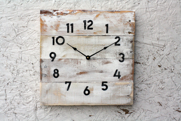 Hand Made Wooden Shabby Chic Rustic Pallet Style Wall Clock Recycled Cottage 