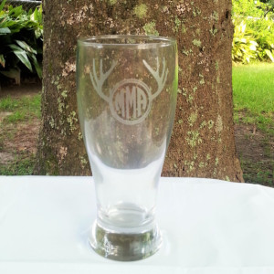 Deer Antlers Monogram Glass,Etched Pilsner Glass, Hunters Monogram, Rustic Monogrammed Beer Glass