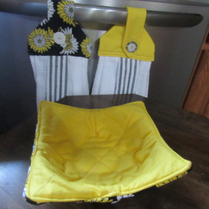 Microwave bowl Pot holder and Matching Kitchen Towels