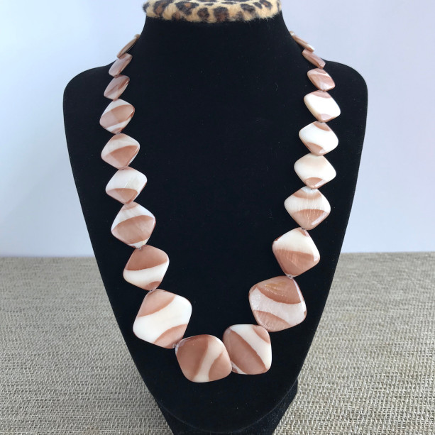 Brown Pearl Statement Necklace, Pearl Chunky Necklace, Pearl Necklace, Beaded Necklace, Mother of Pearl Necklace, Statement Necklace