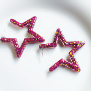Star shaped resin hoop earrings 