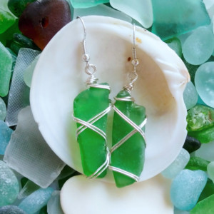 Green sea glass necklace and earrings, wire wrapped sea glass, green jewelry, sea glass jewelry, beach glass, wire wrapped jewelry, beachy