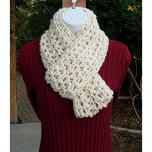 INFINITY SCARF Cowl Loop, Solid Light Cream Off-White, Soft Wool Blend Thick Crochet Knit Winter Circle Neck Warmer..Ready to Ship in 2 Days