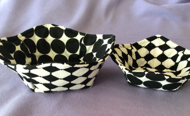 Black/White Cool Hands Micro 'hot pad' Bowls