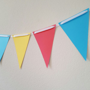 Paper Bunting, Paper Flags, Circus Bunting, Circus Flags, Carnival Flags, Photo Shoot Prop, Birthday Photo Backdrop, Circus Decorations