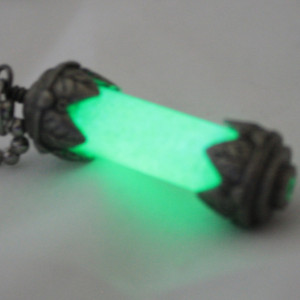 Tink's Pixie Fairy Dust Necklace - Fairy Tales - OUAT - Green - Tink - Glass Vial - Captain Hook - Gifts for her - Glow in the Dark