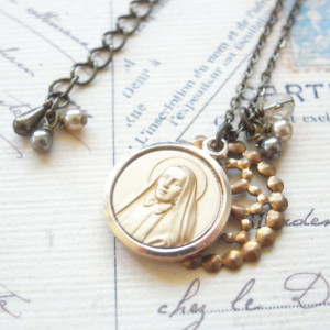 Necklace Vintage Holy Woman And Flower Charm