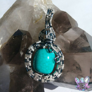 Hand Woven Wire Weave Lucite Bead Pendant / Wire Weave Jewelry / Festival Pendant / Boho Style Jewelry / Faux Turquoise