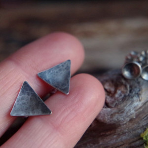 Small Sterling Silver triangle studs - Post earrings - Triangle earrings - Geometric silver earrings