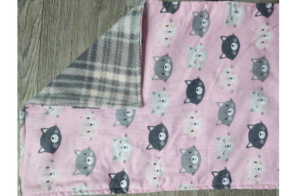 Organic Catnip Blankets Fleece - Purrfectly Pink