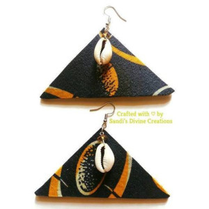 African Prints, Cowrie Earrings, Ankara Earrings, Cowrie Shell Earrings, Beaded Shell Earrings, Beaded Fabric Jewelry, Shell Earrings, Cowry