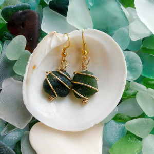Olive green frosted sea glass earring and necklace set, wrapped with gold wire, beach glass, beach jewelry, hamdmade, island style