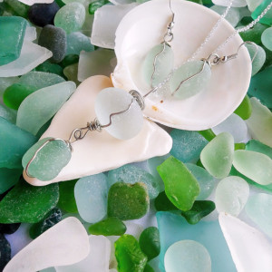Genuine sea glass necklace and earring set, wrapped with silver wire, beach glass, mermaid jewelry, island style, elegant, dangle