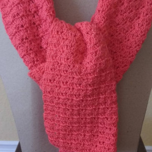 Scarf. Scarves. Crochet scarf coral color. Beautiful hand-woven scarves with fine thread of vibrant coral color. Complements. Accesories