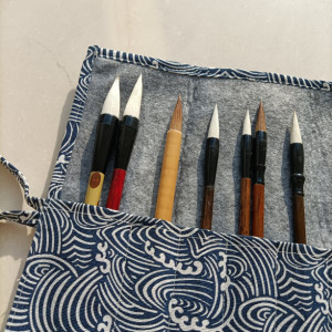 Chinese Calligraphy Brush Set - Including 11 Brush Pen and Brush Holder | Blue Waves Pattern Pen Holder