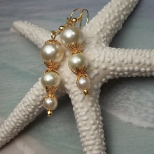 White Pearl Earrings Ocean Beach Bridal White Pearl Earrings Seaside Seashore Wedding Pearl Crystal Gold Earrings Bridal Gift