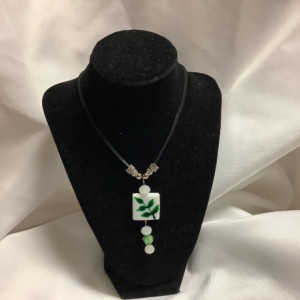 Green leaf focal necklace 