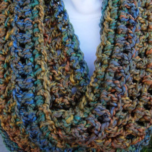 Colorful CROCHET INFINITY SCARF Loop Cowl, Rust Blue Red Gold Teal Green, Thick Extra Soft Winter Chunky Bulky Knit Circle..Ready to Ship in 3 Days