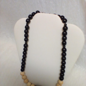 20 inch black and natural wooden beads necklace