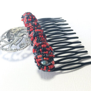 Extra Large Three Round Dragon Red and Black Comb