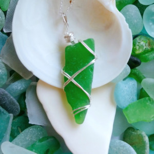 Green sea glass necklace and earrings, wire wrapped sea glass, green jewelry, sea glass jewelry, beach glass, wire wrapped jewelry, beachy