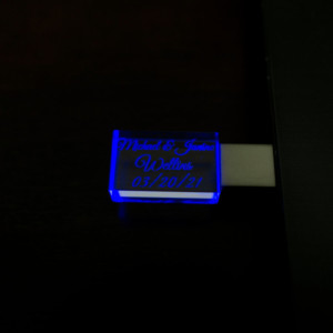 32 GB LED acrylic crystal USB flash drive laser engraved for photographers and weddings