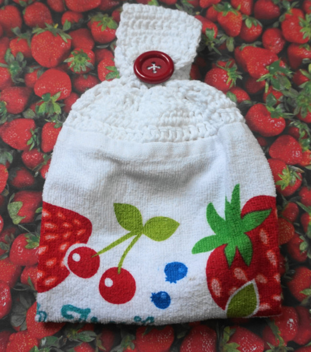 Fresh Strawberry Fruit Crochet Top Kitchen Towel, Set of 2