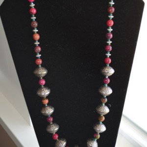 N9 - Silver and jasper bead necklace