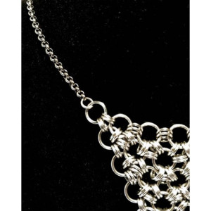 Silver necklace / Triangular / Japanese / chain maille