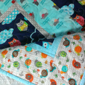 Modern baby owl quilt: grey and navy 