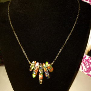 Multicolor bead necklace