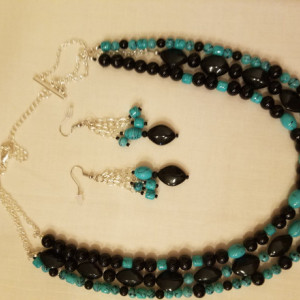 Necklace with earrings 