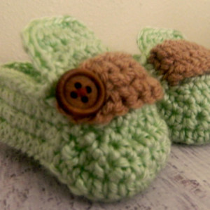 Sweet Green Unisex Crocheted Baby Moccasins 