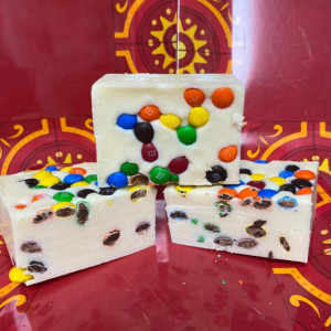 M&M Plain candy Fudge in White Chocolate  *nut free* 1 pound   **FREE SHIPPING**