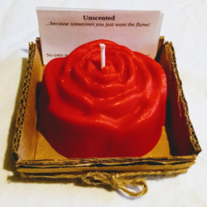 One red 8 oz unscented old-fashioned rose handmade soy candle