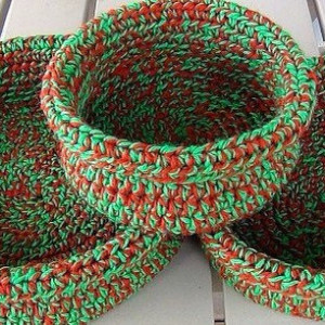 Crochet Baskets - Maine Made Rolled Brim Baskets - Set of 3 Nested Baskets 5", 7", 9" diameter - Bright Green and Rust Red Holiday