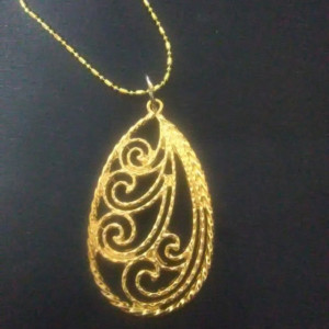 Gold Filigree Pendant Necklace