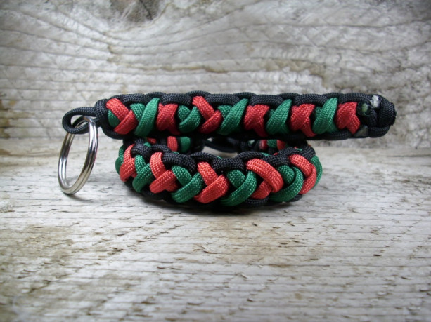 Customize Survival Paracord Bracelet and Keychain Combo using Cobra 2x Weave