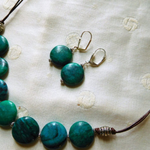 Brown leather necklace with green turquoise circle beads finished with decorative clasp & matching earrings.  #NS0093