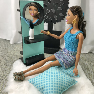 Dollhouse Make-up Vanity Shelf Unit, Vanity Stool and 2 Pillow Set