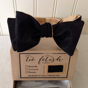 Boys reversible black and gold satin bow tie