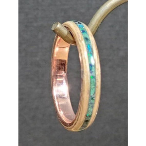 8mm Oak Ring with glowing Emerald Green Opal Inlay. Bentwood, Copper Core