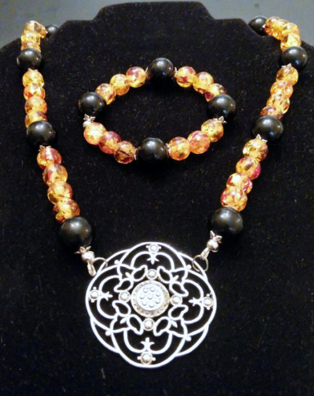 Amber Waves of Gold Necklace and Bracelet Set