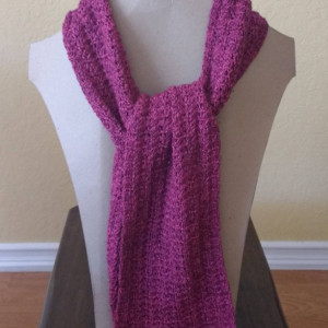 Scarf. Scarves. Crochet scarf. Beautiful hand-woven scarves with fine thread of vibrant color in fuchsia and gray. Complements. Accesories.