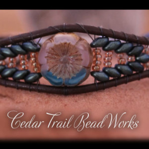 Cedar Trail Bead Works: hand beaded Capri/White Hibiscus Bracelet
